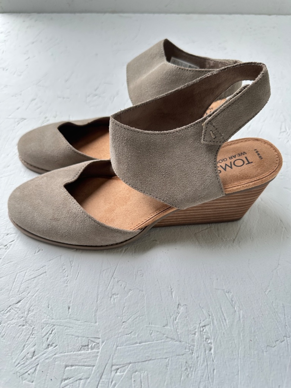 TOMS Madison Wedge Pump Size 9..5